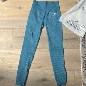 Gym shark leggings